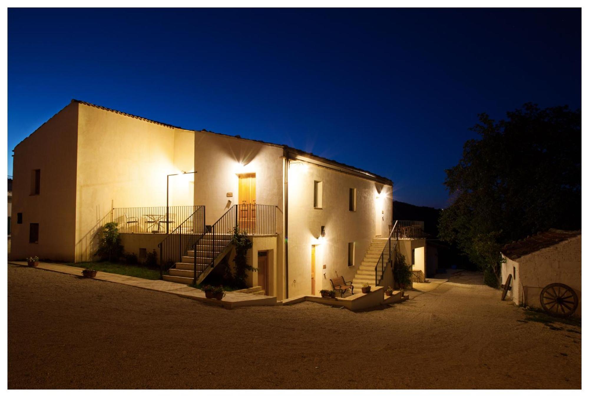 Agriturismo Rosso Di Sera Cugnoli Buitenkant foto