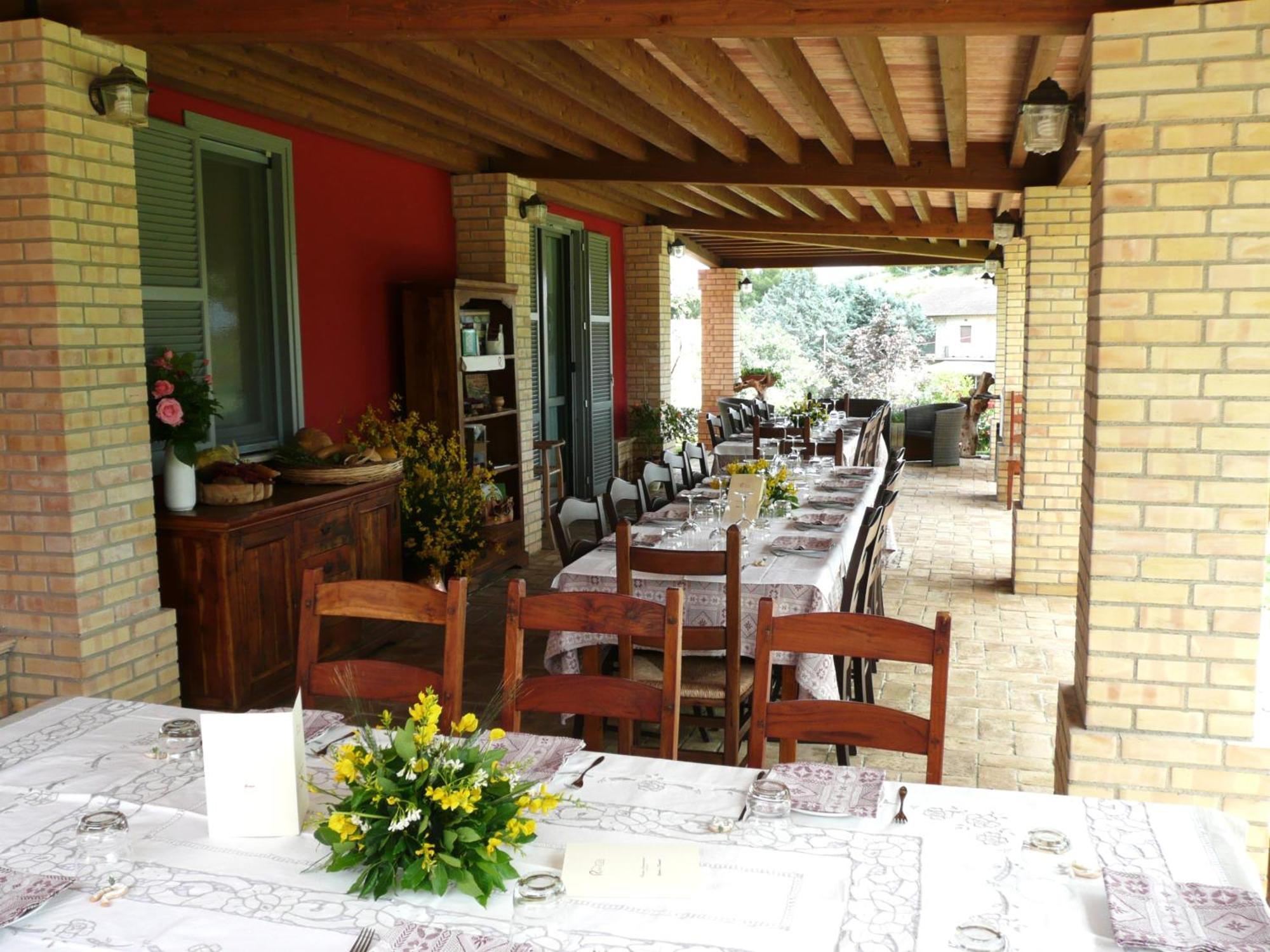 Agriturismo Rosso Di Sera Cugnoli Buitenkant foto
