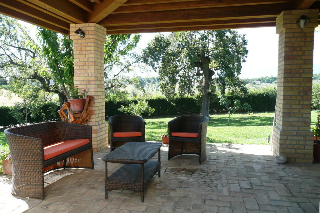 Agriturismo Rosso Di Sera Cugnoli Buitenkant foto
