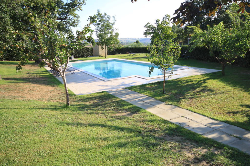 Agriturismo Rosso Di Sera Cugnoli Buitenkant foto